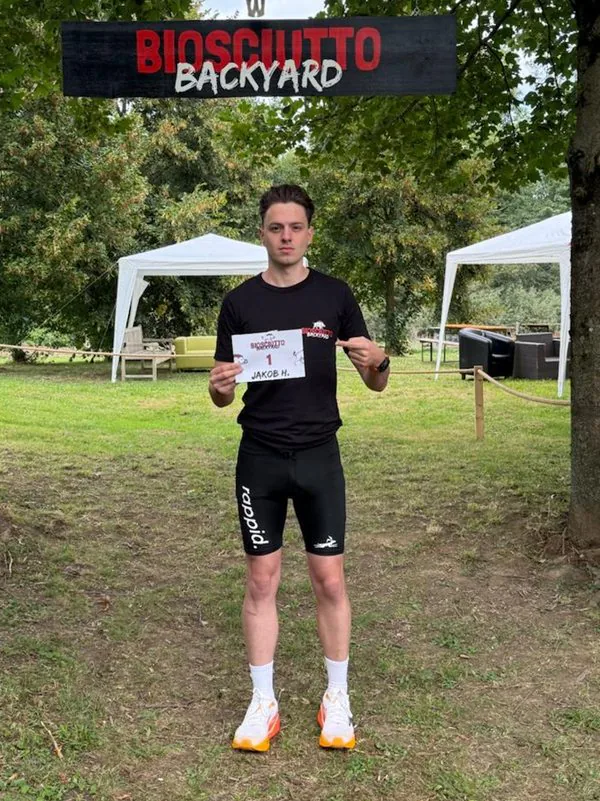 Jakob mit Startnummer 1